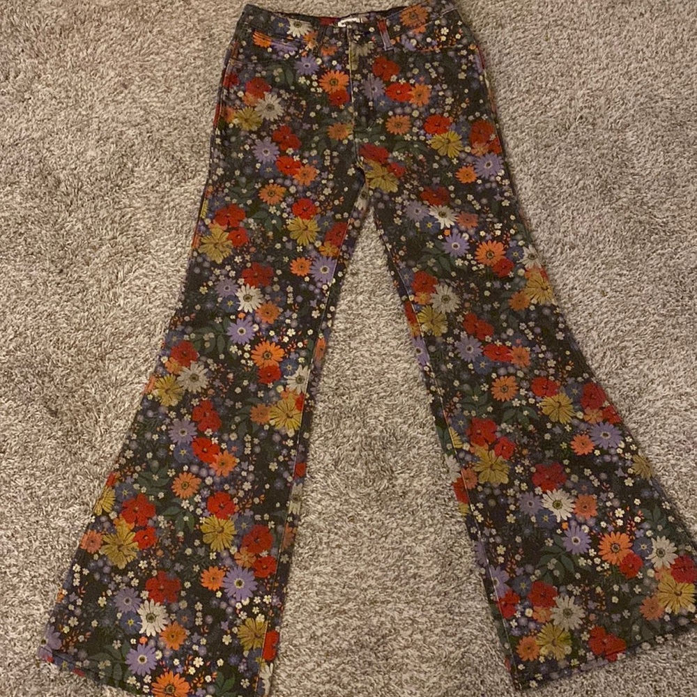 BLOOM Wanderer Wranglers